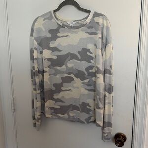 Time and Tru Gray Camo Long Sleeve Top